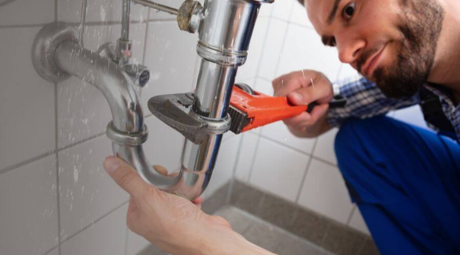 Expert burst pipe repair services in Ages Brookside, KY